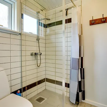 Leani - 200m From The Sea By Interhome