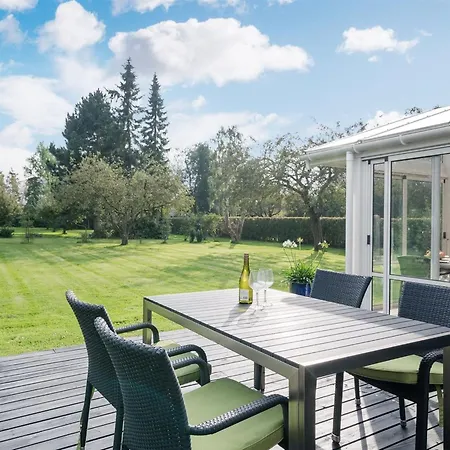 Leani - 200m From The Sea By Interhome *