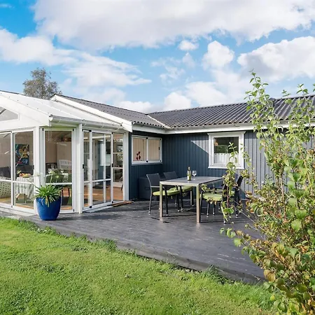 Leani - 200m From The Sea By Interhome Stubbekøbing